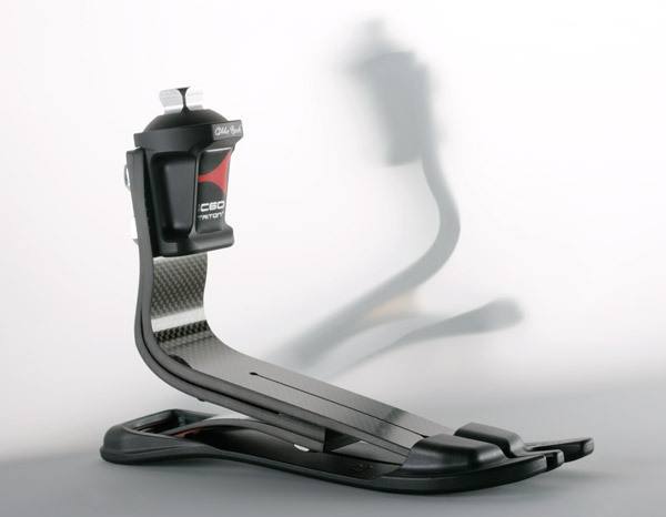 鄭州安裝假肢公司哪個更靠譜力康假肢廠家(圖1) 鄭州安裝假肢公司哪個更靠譜力康假肢廠家(圖1)